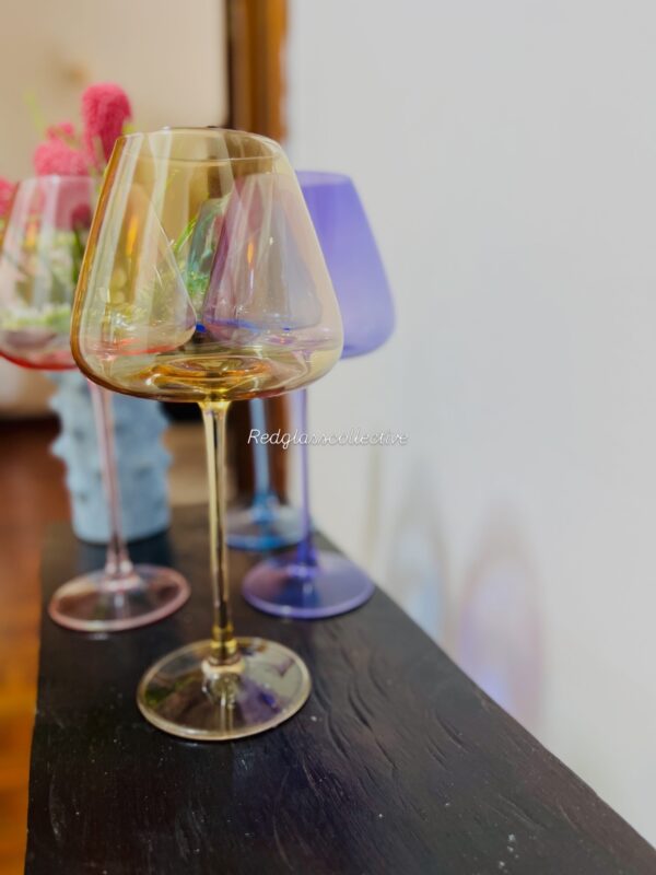 Viola Red Wine Glass - Brown
